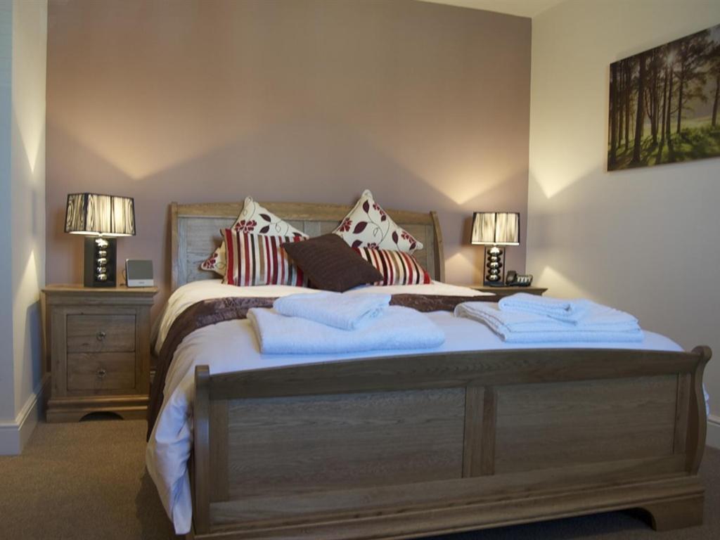 The Walnut Tree Inn Mere Мир Номер фото